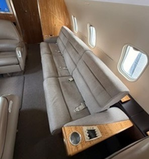 2005 Bombardier Challenger 300 — photo 5