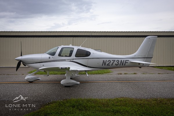 2016 Cirrus SR22 — photo 2