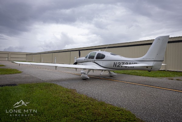 2016 Cirrus SR22 — photo 3