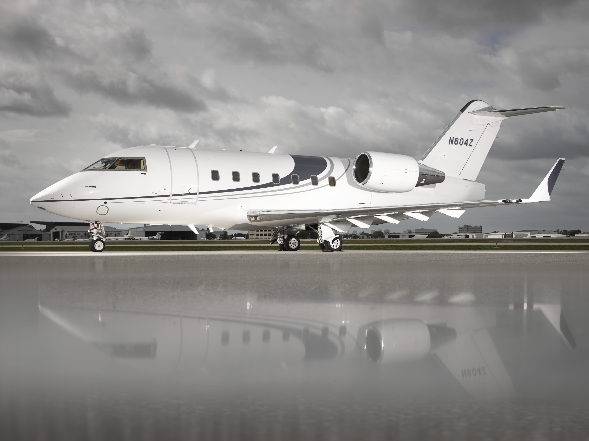2001 Bombardier Challenger 604