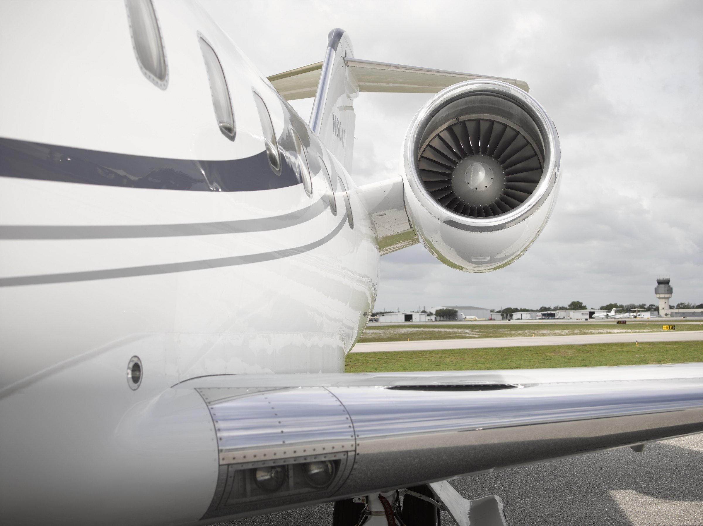 2001 Bombardier Challenger 604 — photo 5