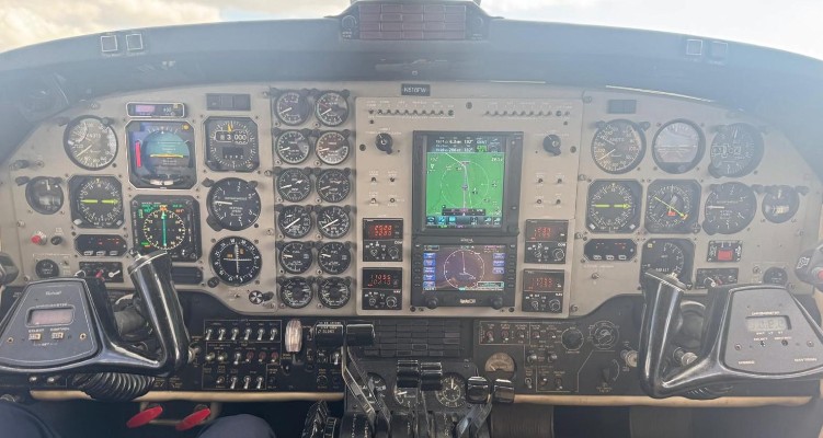 1991 Beech King Air B200 — photo 2