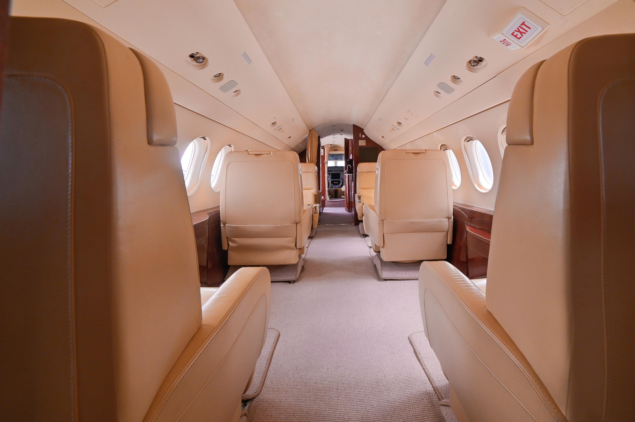 2012 Falcon 7X — photo 2