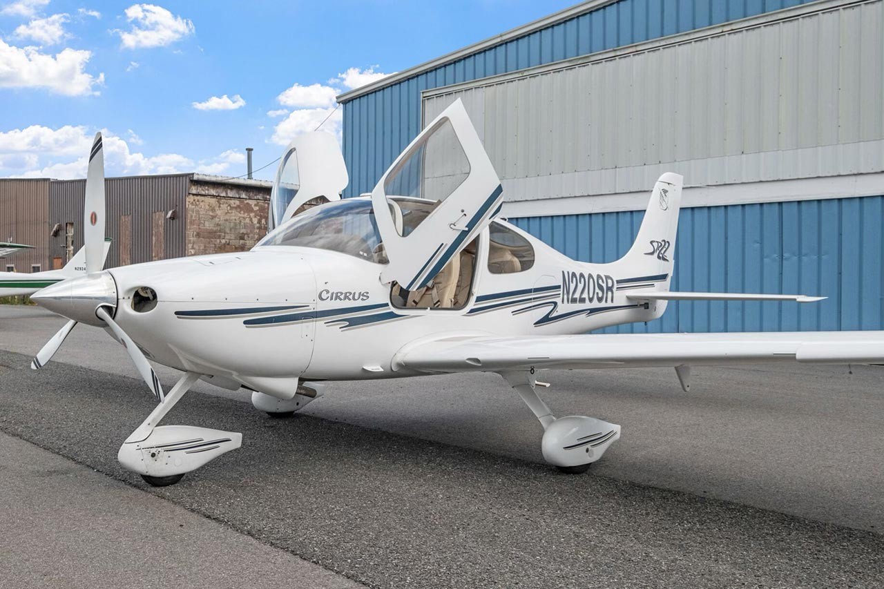 2000 Cirrus SR22 — photo 2