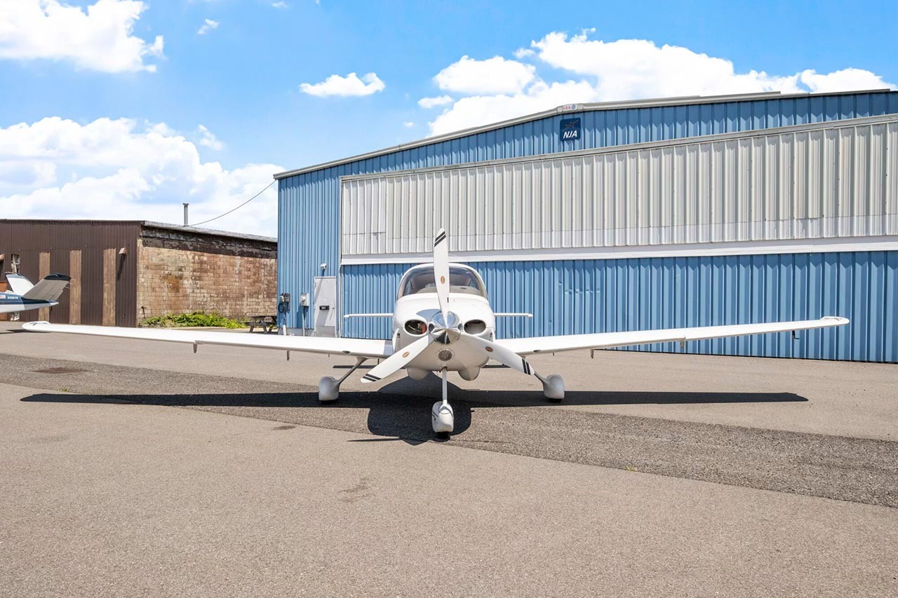 2000 Cirrus SR22 — photo 3
