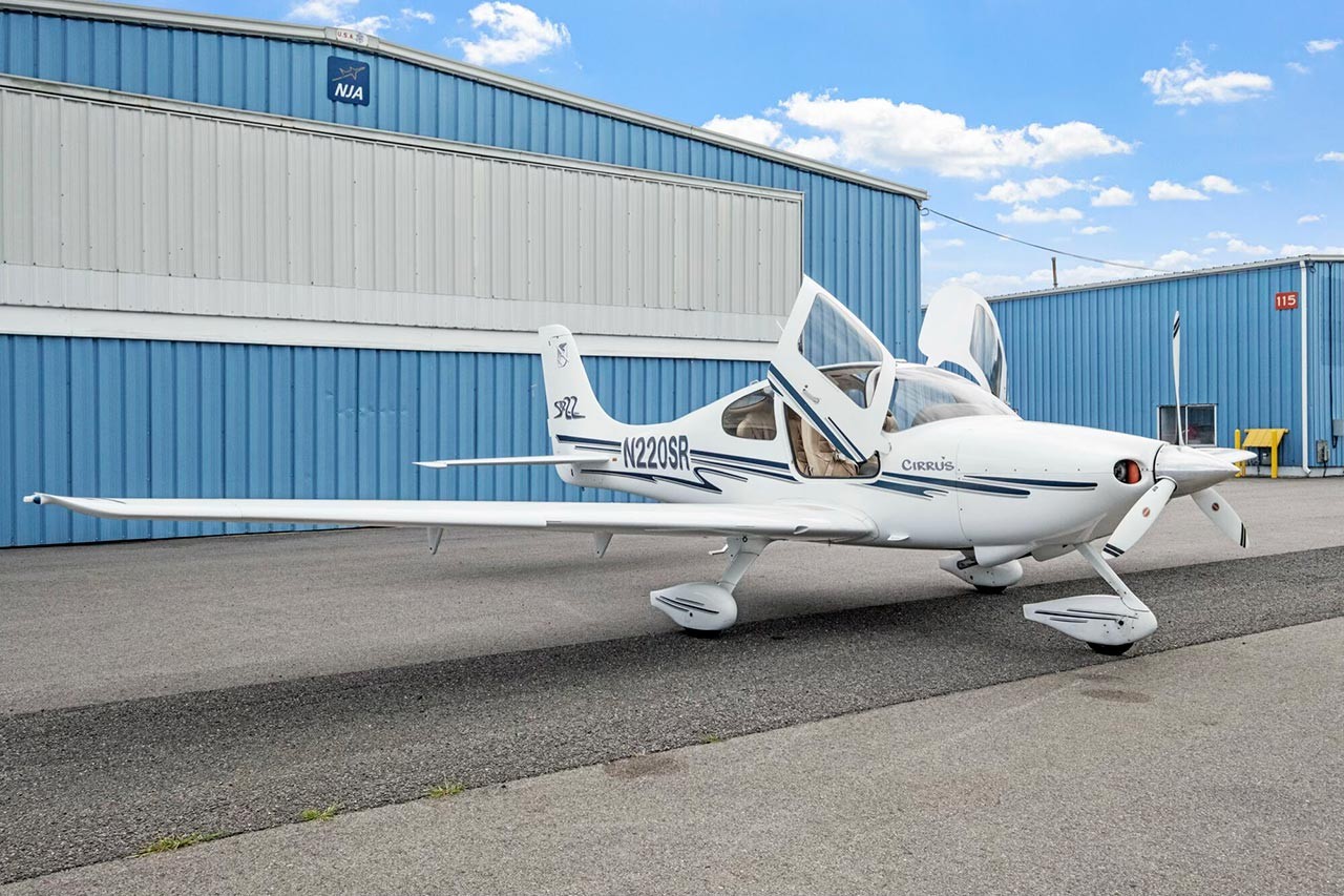 2000 Cirrus SR22 — photo 4