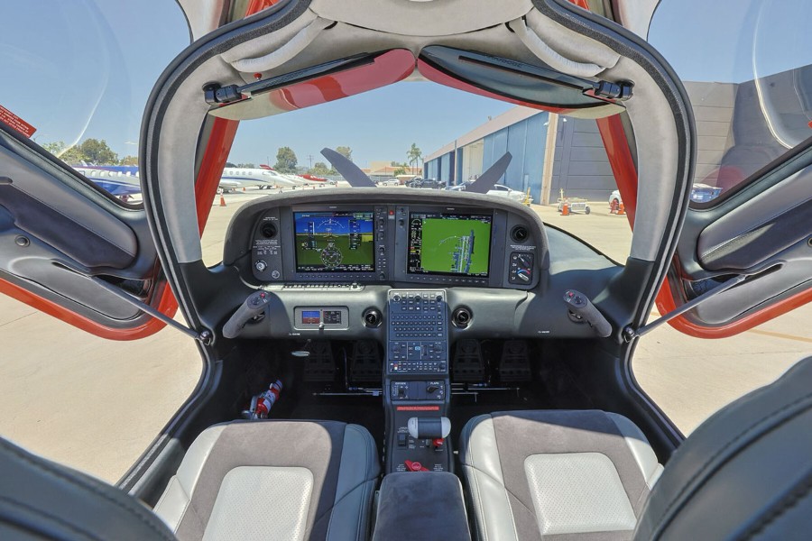 2021 Cirrus SR22T-G6 GTS (N512TT), photo 10