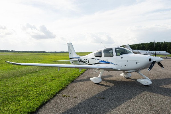 2022 Cirrus SR20 — photo 4