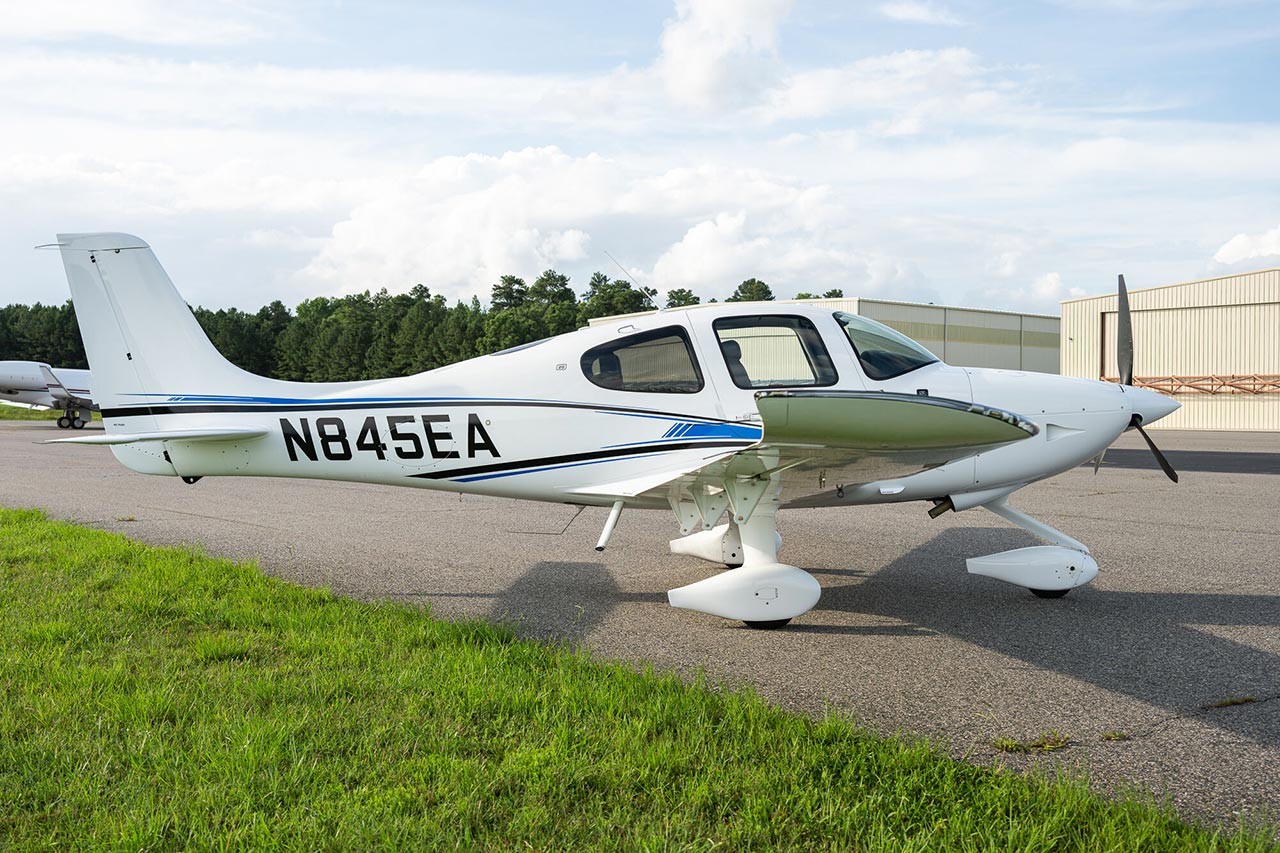 2022 Cirrus SR20 — photo 5