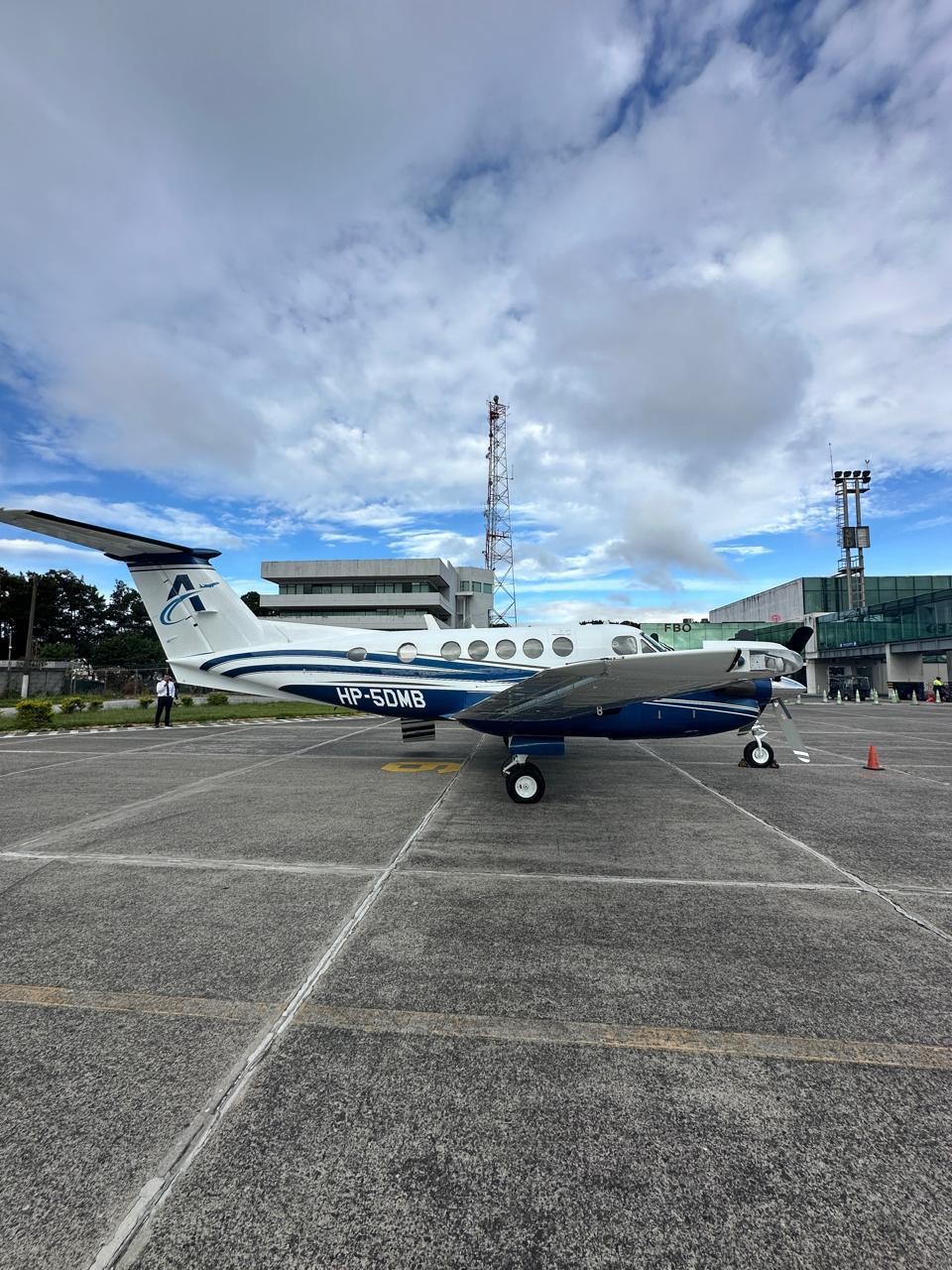 1981 Beech King Air B200 — photo 2