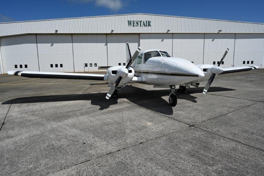 1979 Piper Aztec PA-23-250F, photo 1