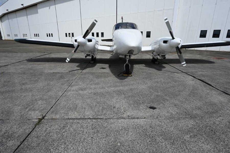 1979 Piper Aztec PA-23-250F, photo 4