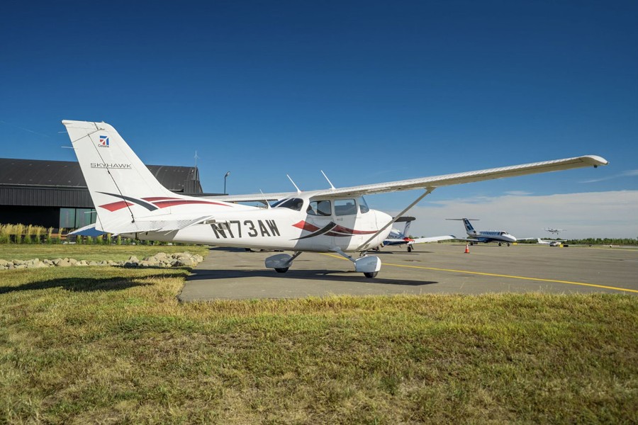 2022 Cessna 172S Skyhawk SP, photo 6