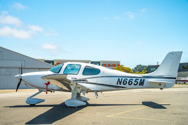 2022 Cirrus SR20 — photo 1