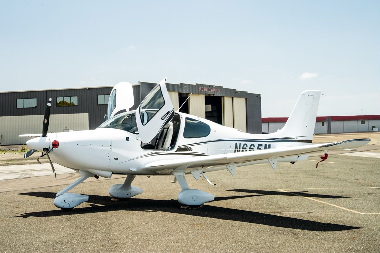 2022 Cirrus SR20 — photo 2