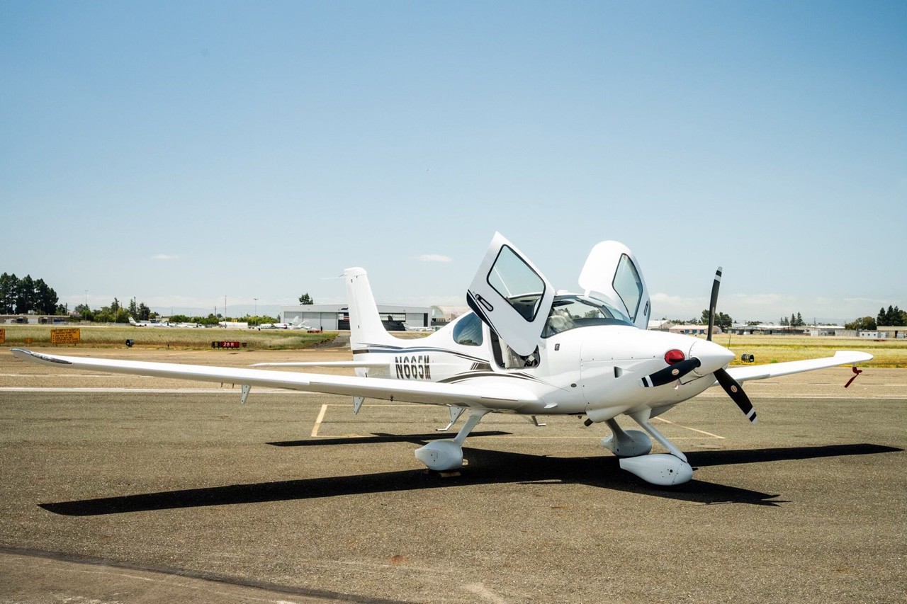2022 Cirrus SR20 — photo 3
