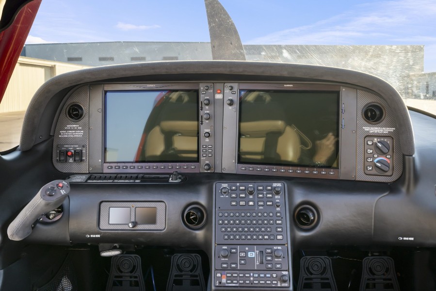2021 Cirrus SR22-G6 GTS (N884), photo 17