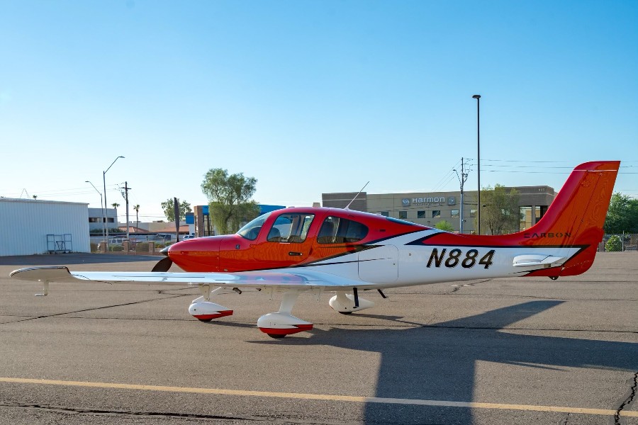 2021 Cirrus SR22-G6 GTS (N884), photo 8