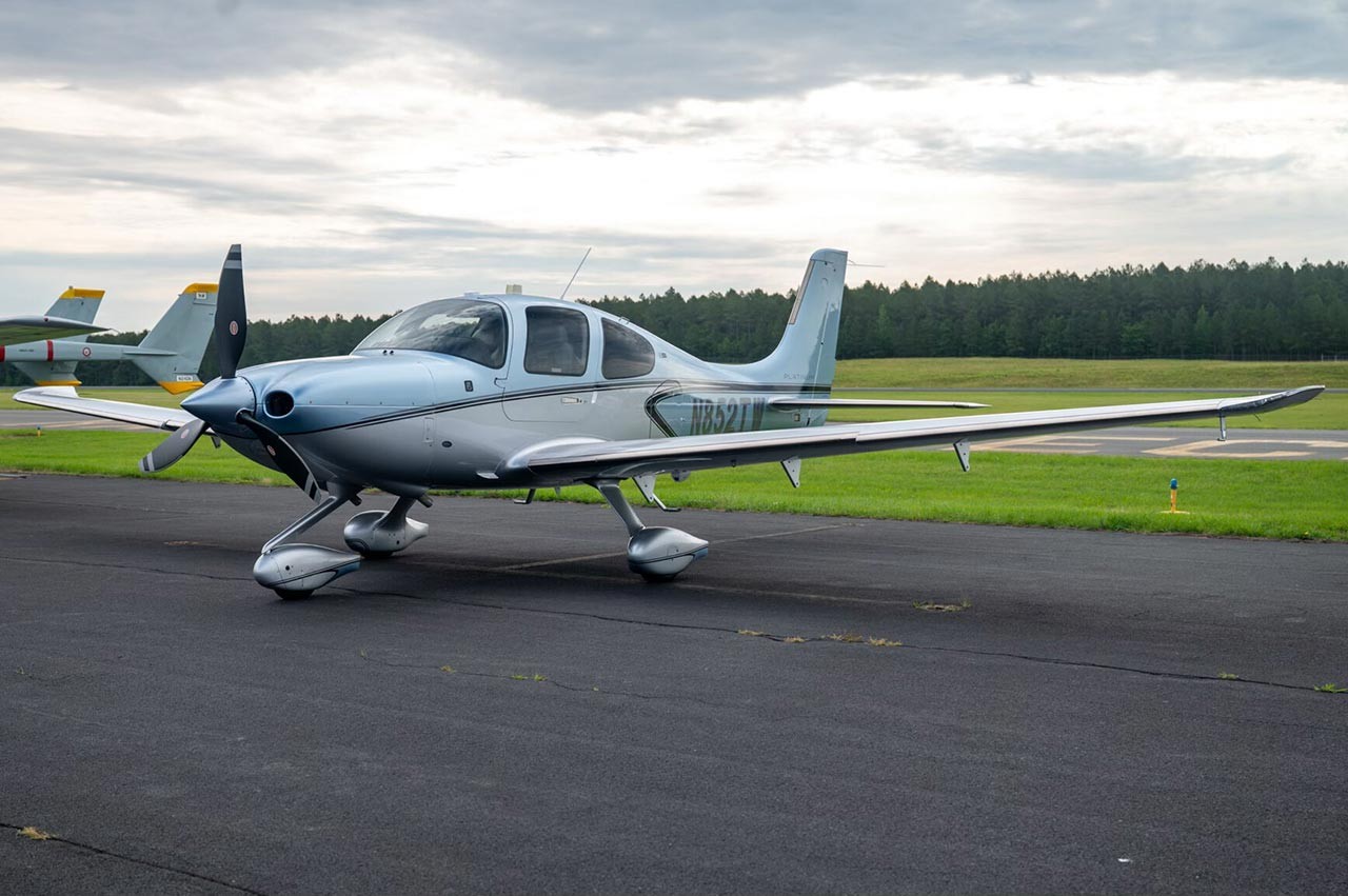 2023 Cirrus SR22-G6 — photo 2