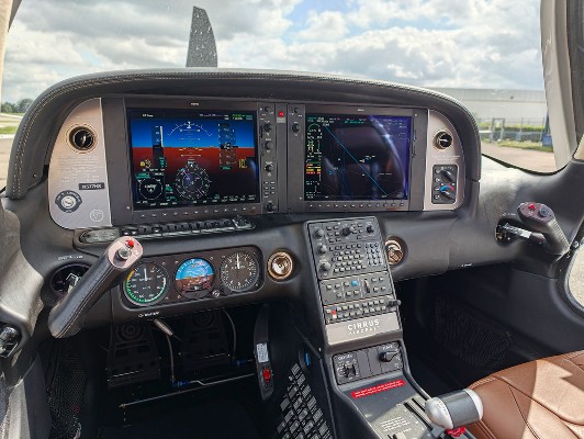 2014 Cirrus SR22T — photo 4