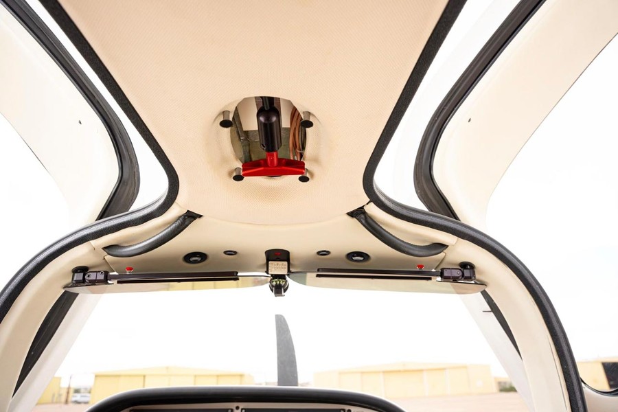2004 Cirrus SR20-G2, photo 15