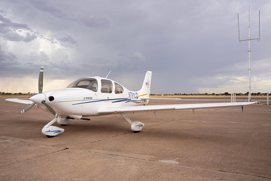 2004 Cirrus SR20-G2, photo 2