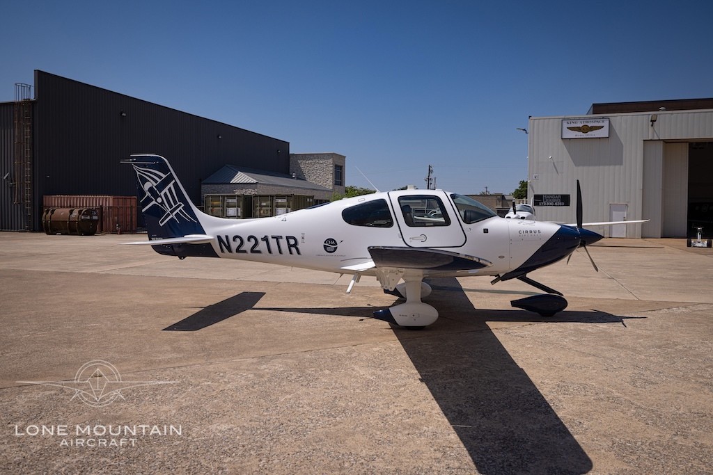 2021 Cirrus SR20 — photo 2