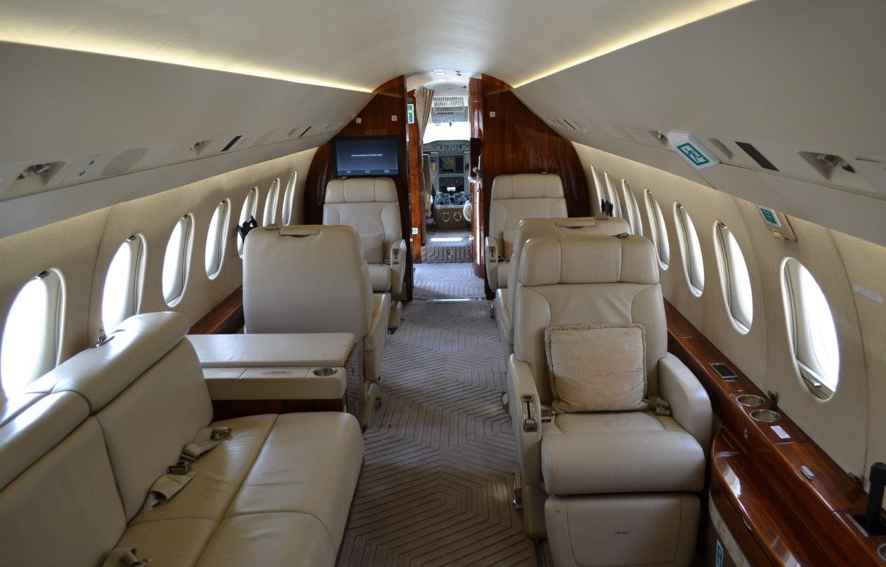 2009 Falcon 2000 — photo 3