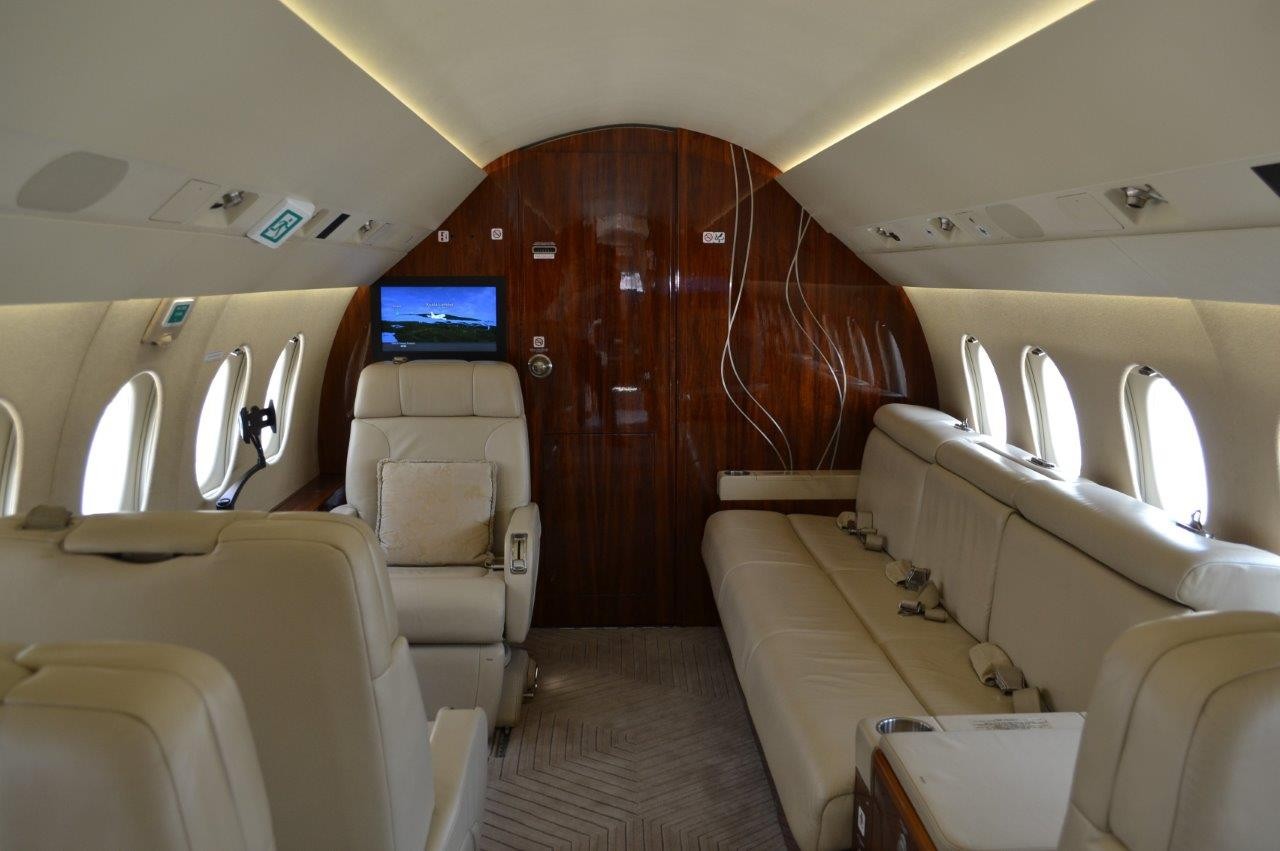 2009 Falcon 2000 — photo 5