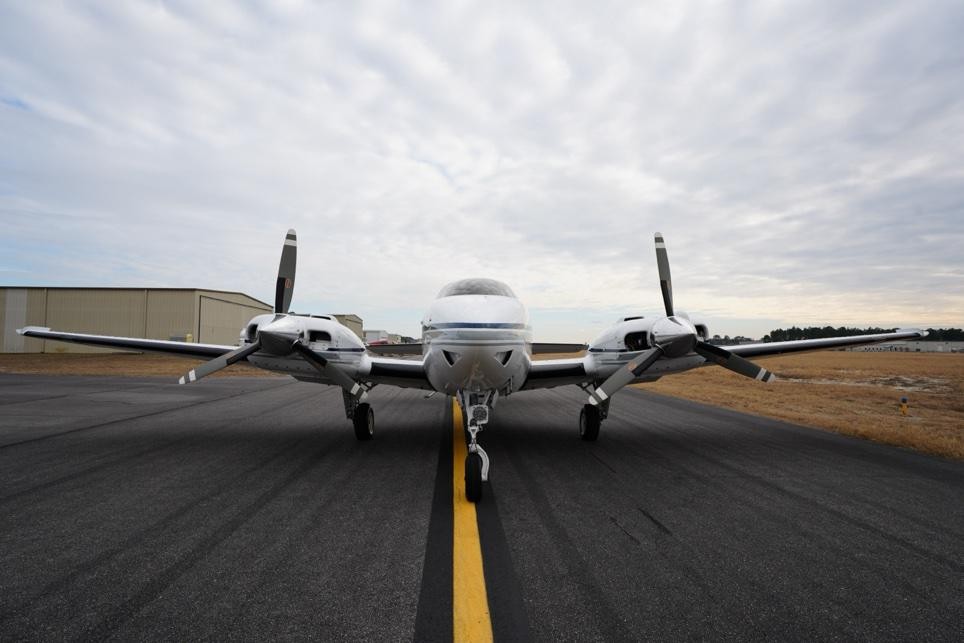 1981 Beech Baron E55 — photo 3