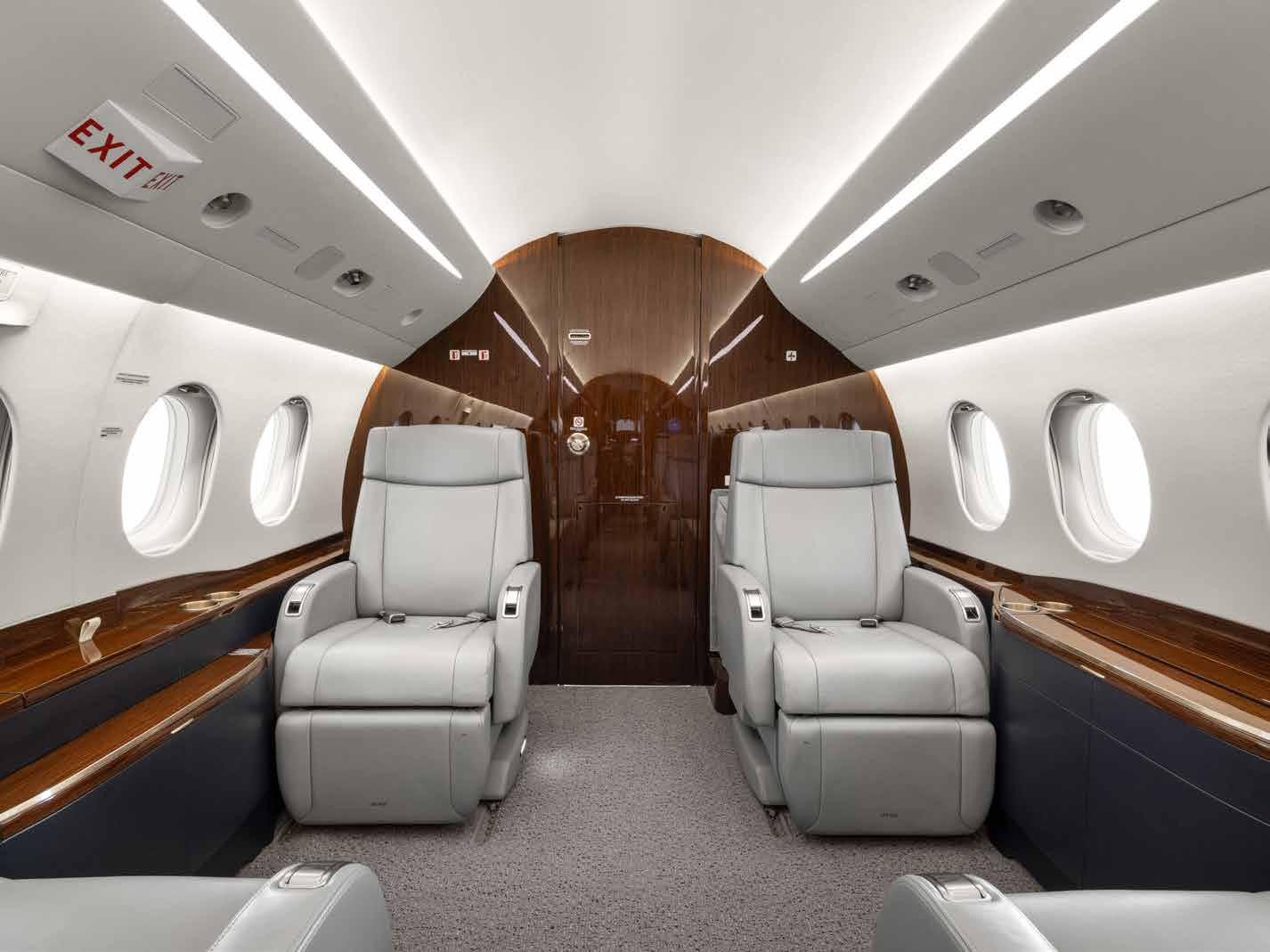 2016 Falcon 2000 — photo 5