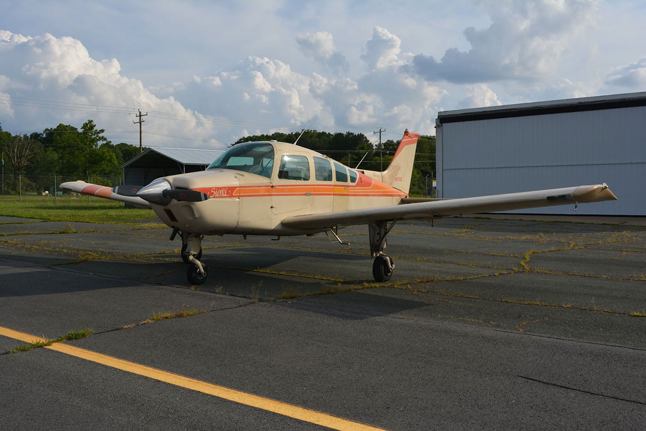 1979 Beech Sierra C-24-R — photo 2