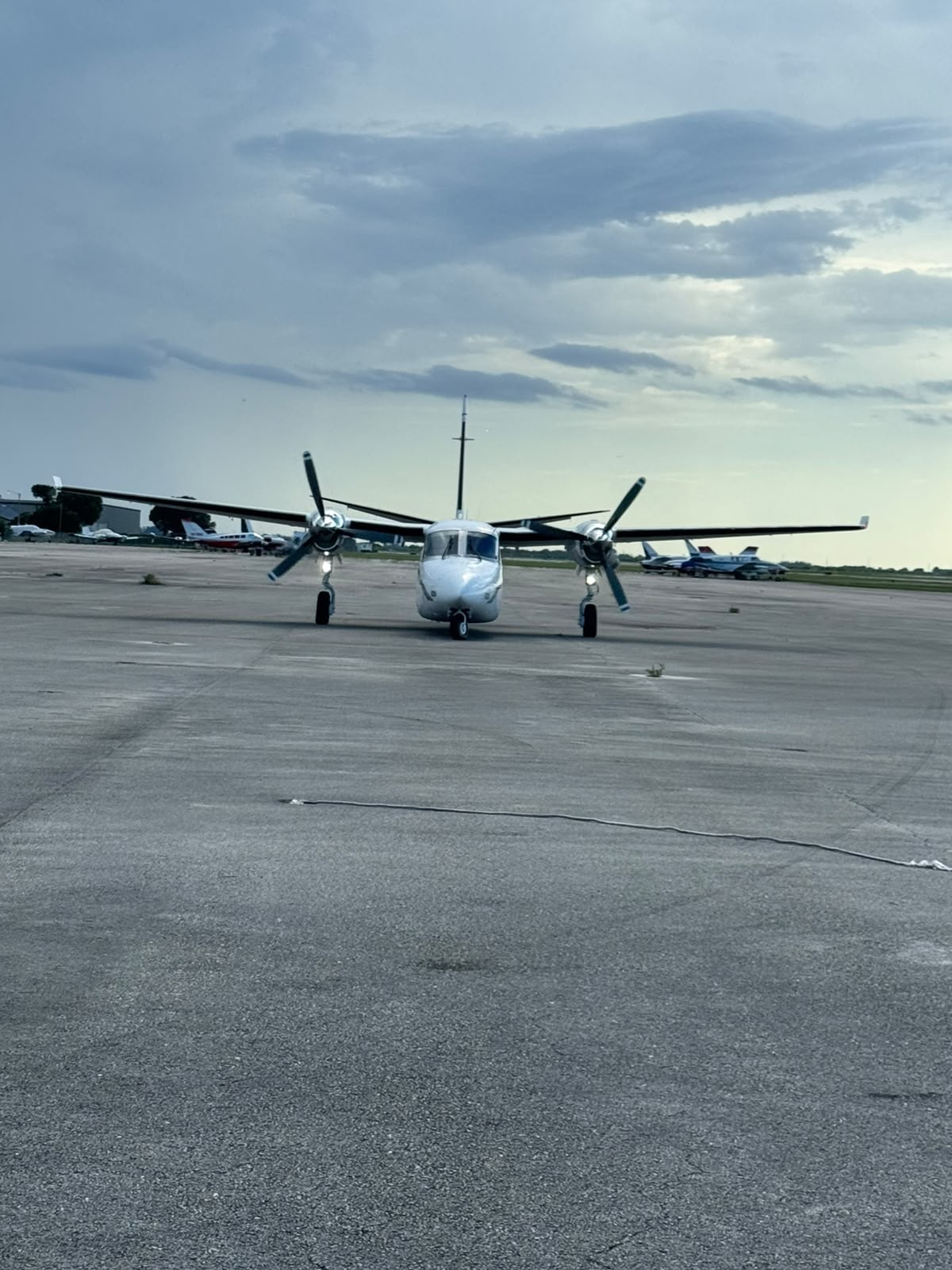 1979 Twin Commander 690 — photo 4