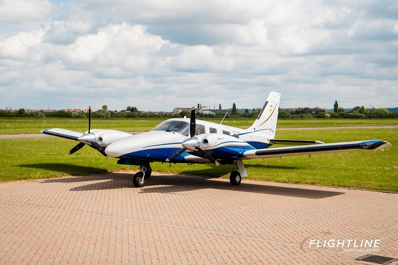 2001 Piper Seneca V — photo 2