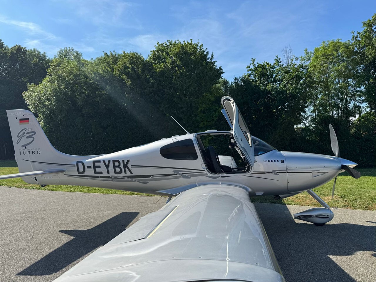 2008 Cirrus SR22-G3 — photo 4