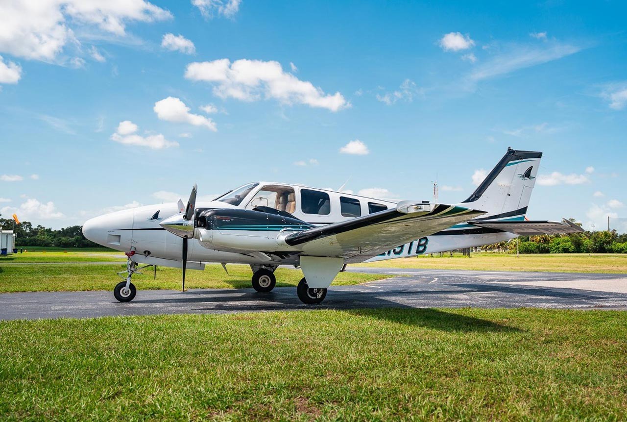 2007 Beech Baron G58 — photo 1