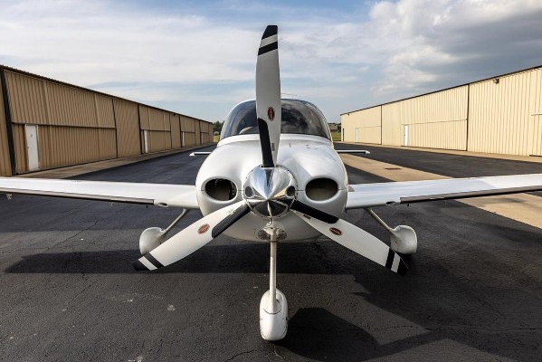 2006 Cirrus SR22-G2 — photo 2