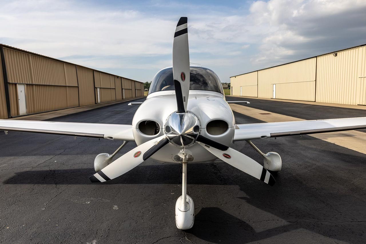 2006 Cirrus SR22-G2 — photo 2