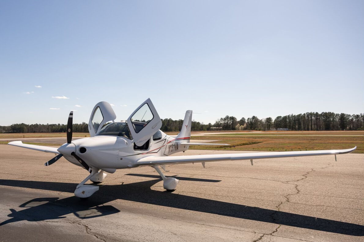 2025 Cirrus SR20 — photo 2