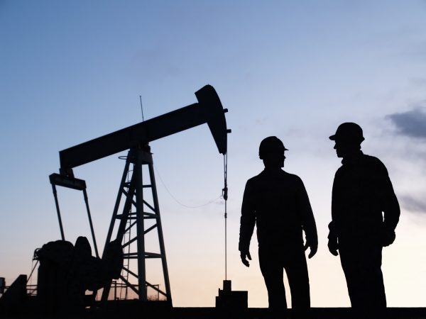 OilGasiStock-108224465.jpg