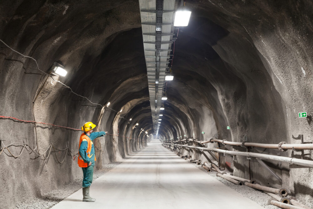 MiningiStock-182060009.jpg