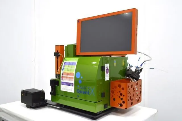 Pre-owned / Used / Fully Refurbished 2020 Miltenyi Biotec MACSQuant Analyzer 10 FLOW CYTOMETERS for Sale - photo 2