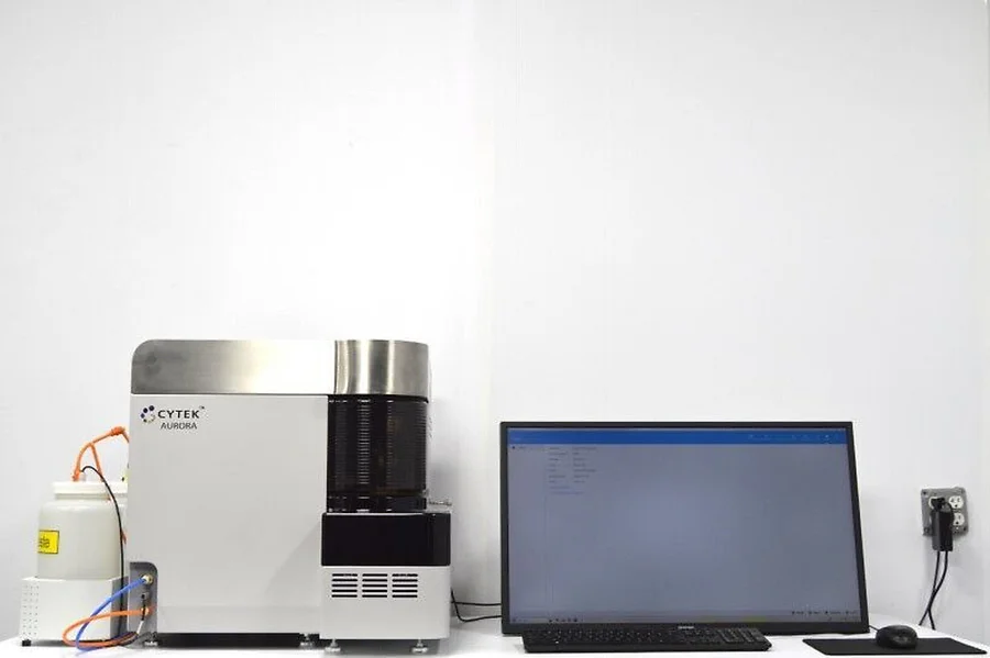 Pre-owned / Used 2017 Cytek Biosciences Aurora FLOW CYTOMETERS for Sale - photo 2