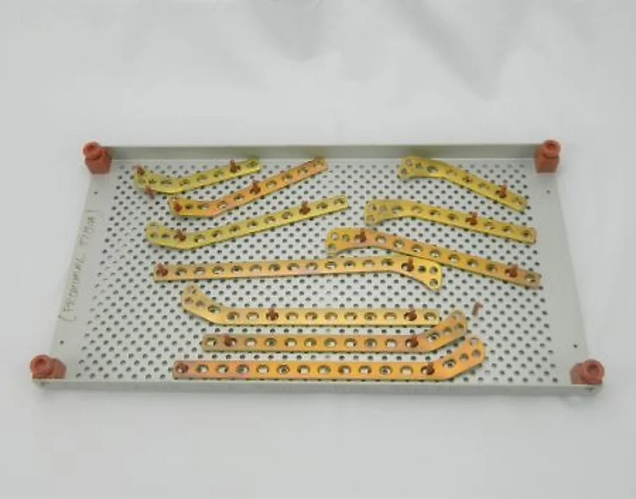 Pre-owned / Used 2019 SYNTHES A.O Titanium Condylar PLATES for Sale - photo 6