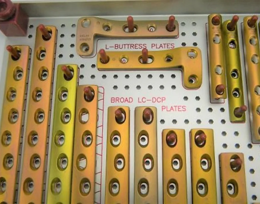 Pre-owned / Used 2014 SYNTHES LC DCP BONE PLATES for Sale - photo 2