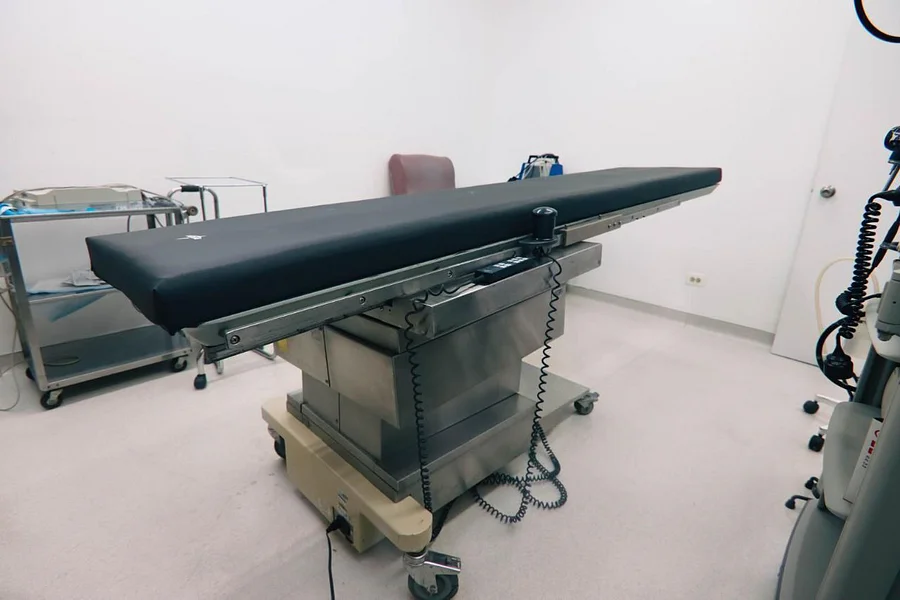 Pre-owned / Used 2017 UNIVERSAL HEALTH 9650 C-ARMS/ RADIOGRAPHIC/ FLUOROSCOPIC/ X-RAY for Sale - photo 8