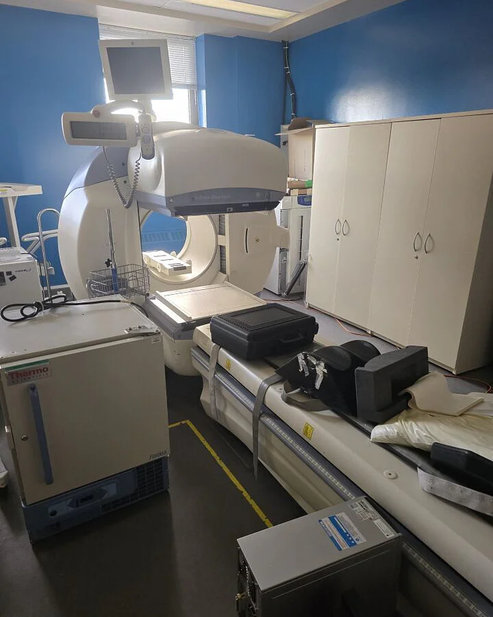 Pre-owned / Used 2010 GE HEALTHCARE SPECT-CT INFINIA HAWKEYE H300 CT SCANNERS for Sale - photo 3