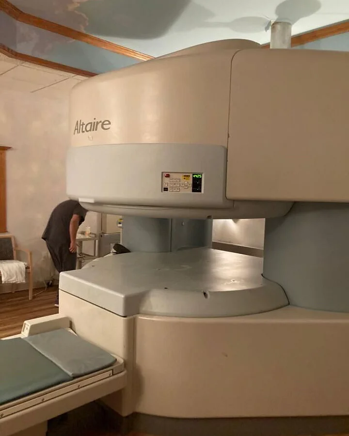 Pre-owned / Used 2001 HITACHI ALTAIRE MRI SYSTEMS for Sale - photo 7