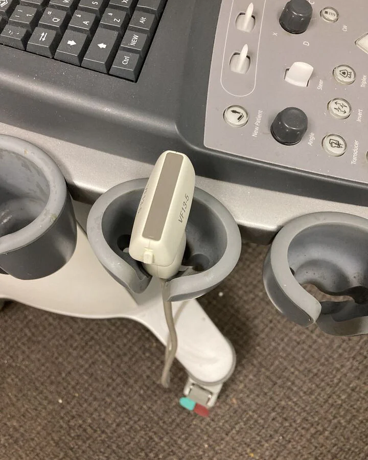 Pre-owned / Used 2009 SIEMENS X300 PE MOBILE ULTRASOUND SYSTEMS for Sale - photo 2