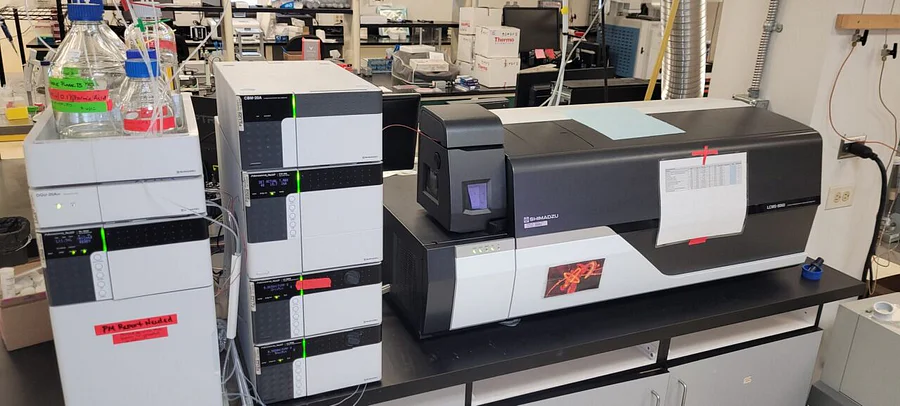 Pre-owned / Used 2010 SHIMADZU 8060 LC-MS/MS MASS SPECTROMETERS for Sale - photo 6